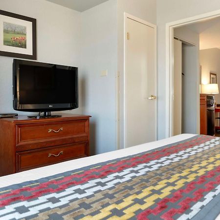 Best Western Executive Inn & Suites Wyoming Exterior photo