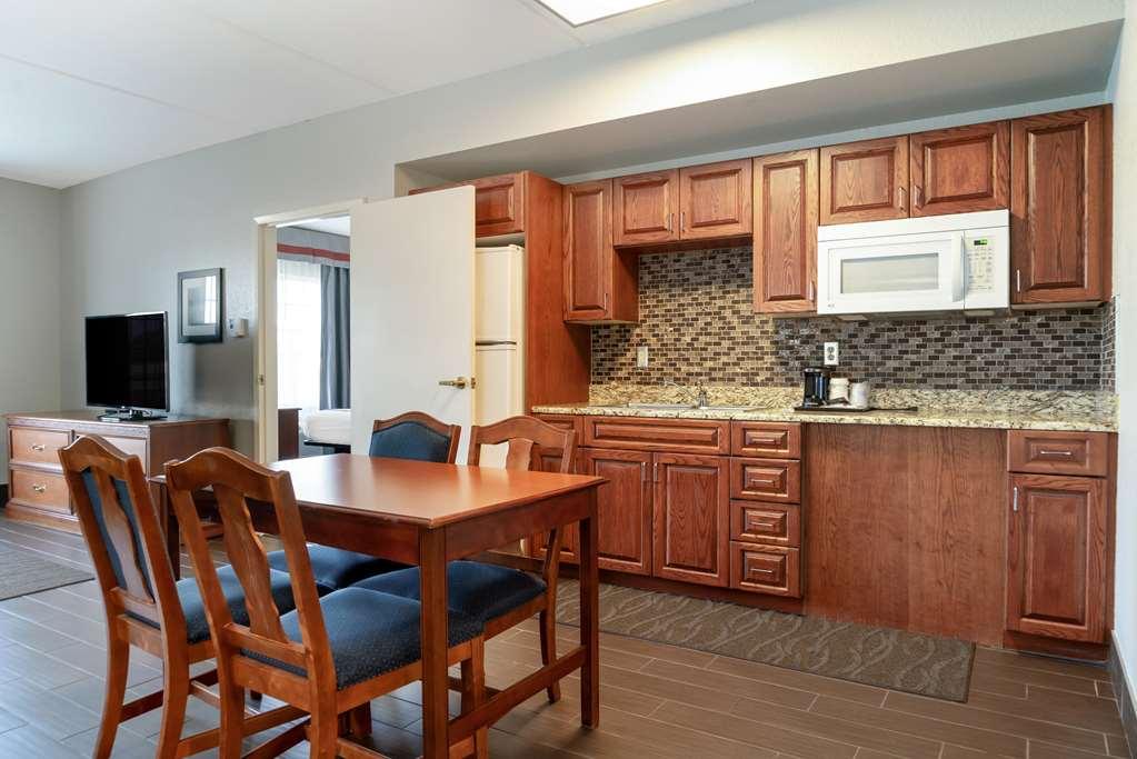 Best Western Executive Inn & Suites Wyoming Room photo