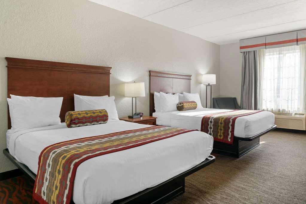 Best Western Executive Inn & Suites Wyoming Room photo