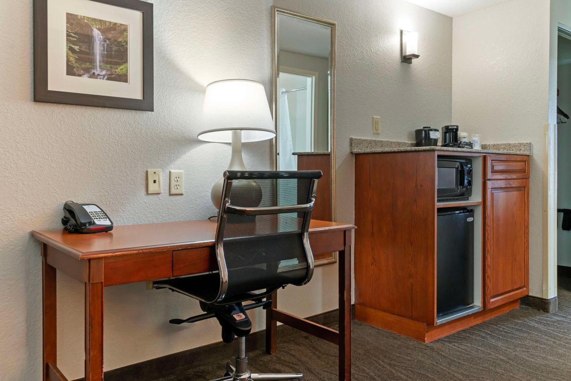 Best Western Executive Inn & Suites Wyoming Exterior photo