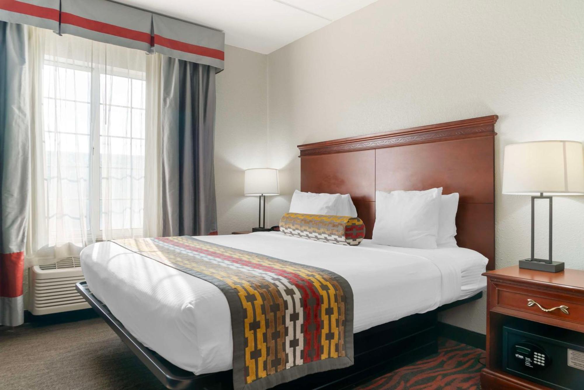 Best Western Executive Inn & Suites Wyoming Exterior photo