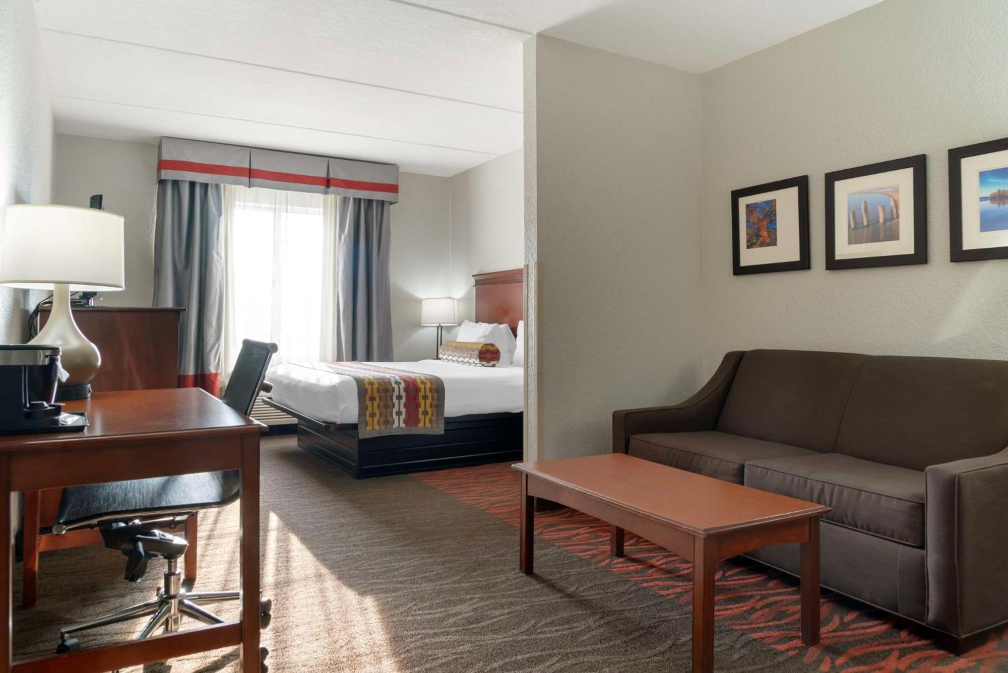 Best Western Executive Inn & Suites Wyoming Exterior photo