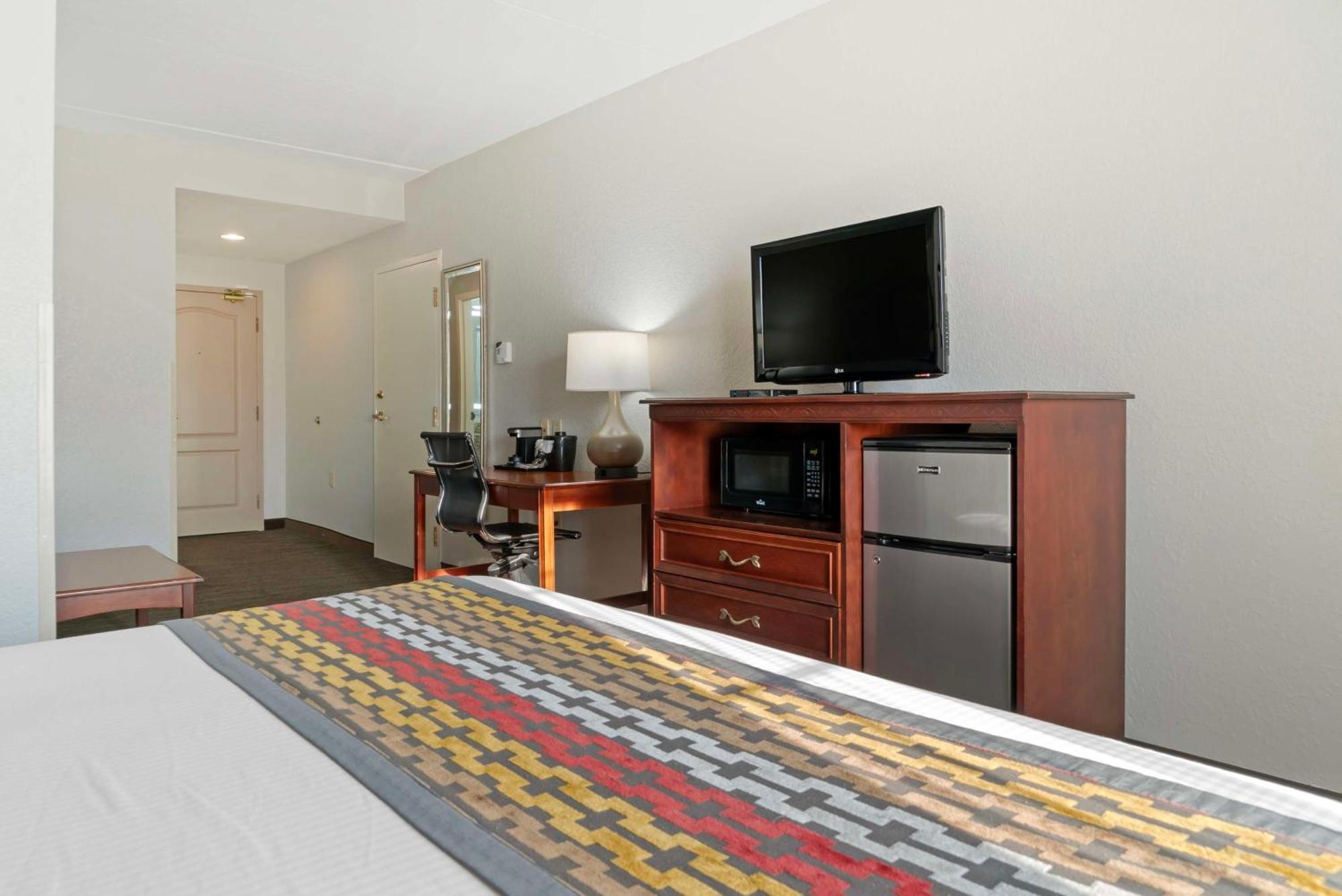 Best Western Executive Inn & Suites Wyoming Exterior photo