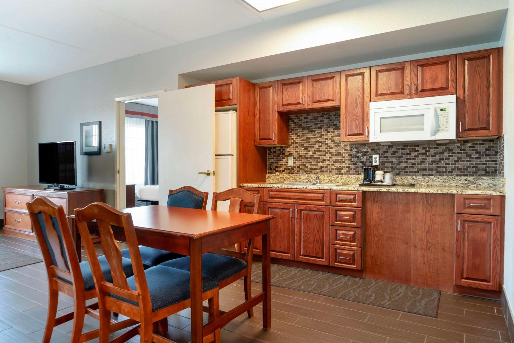Best Western Executive Inn & Suites Wyoming Exterior photo