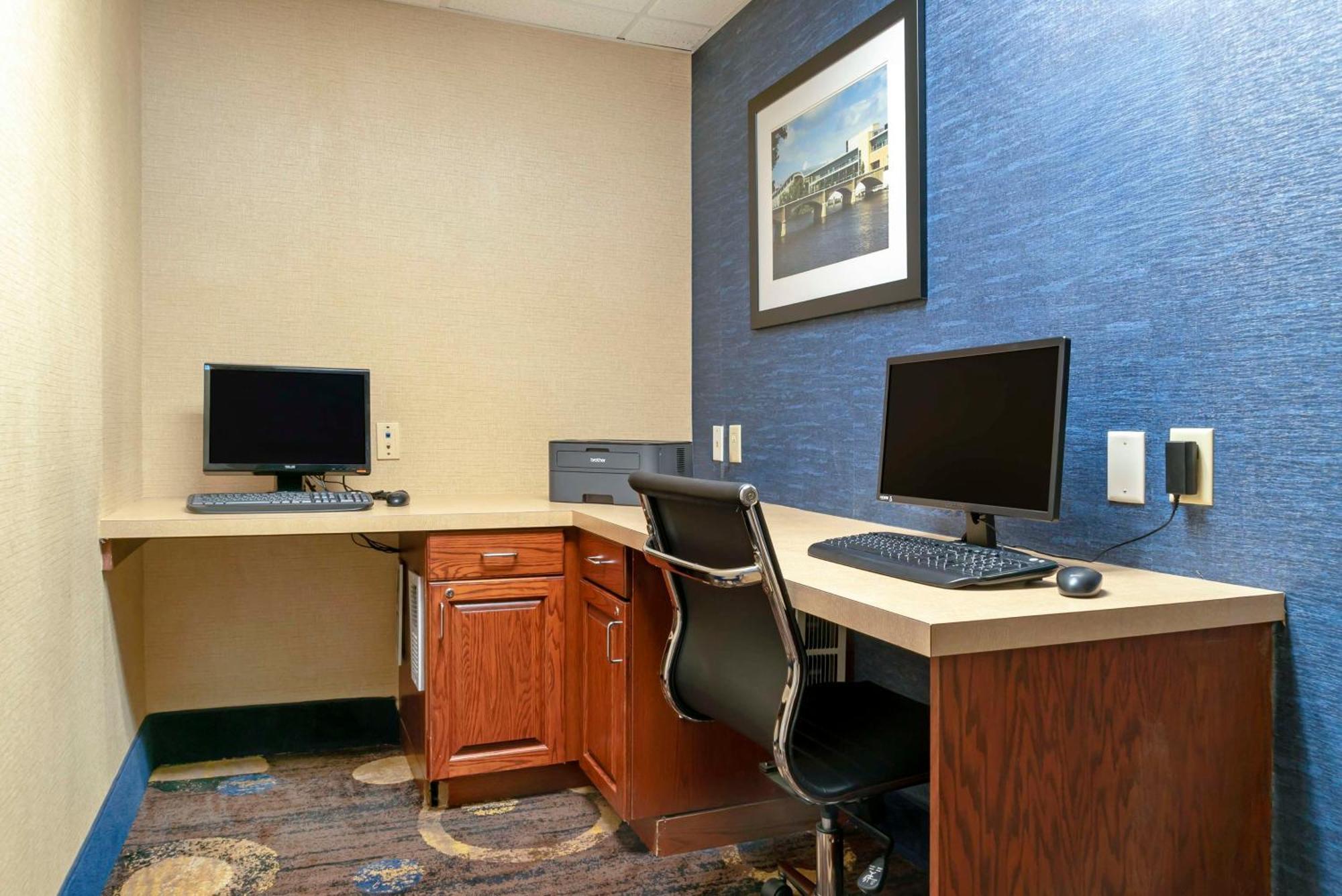 Best Western Executive Inn & Suites Wyoming Exterior photo