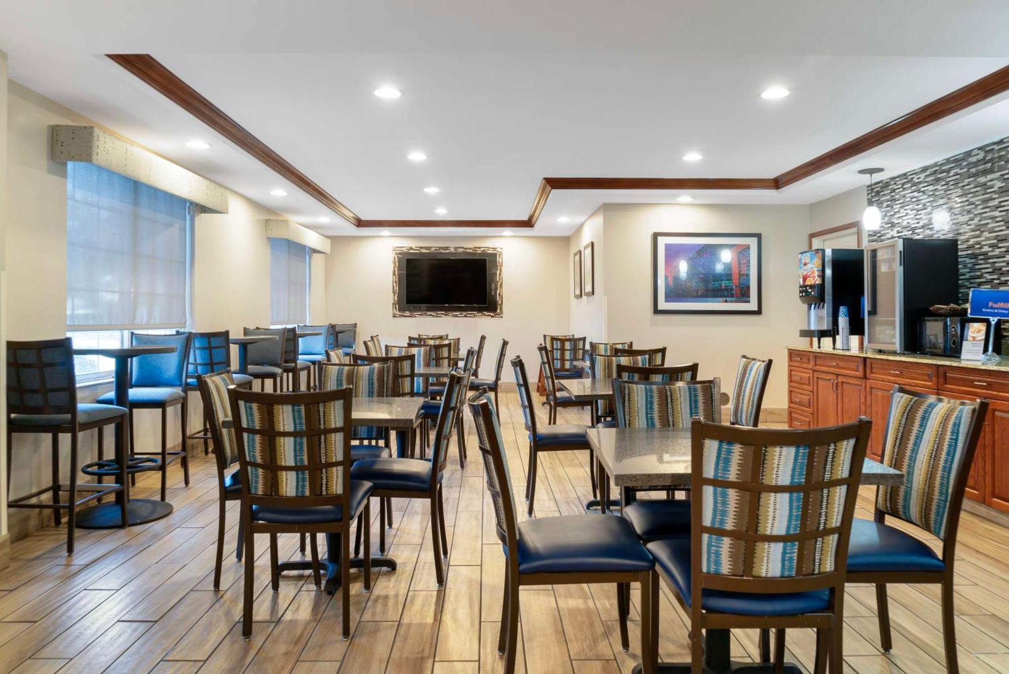 Best Western Executive Inn & Suites Wyoming Exterior photo